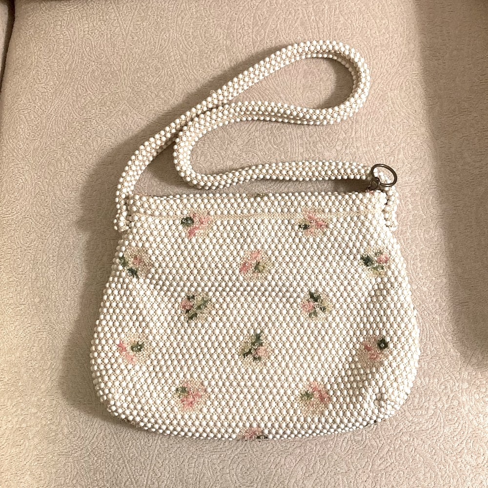 Pearly shoulder bag with embroidered roses and beads
